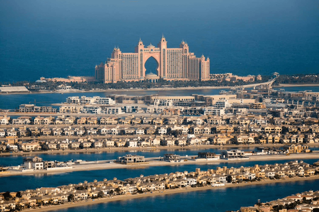 Find yourself a perfect luxury apartment in Dubai at Palm Jumeirah for perfect living experience.
